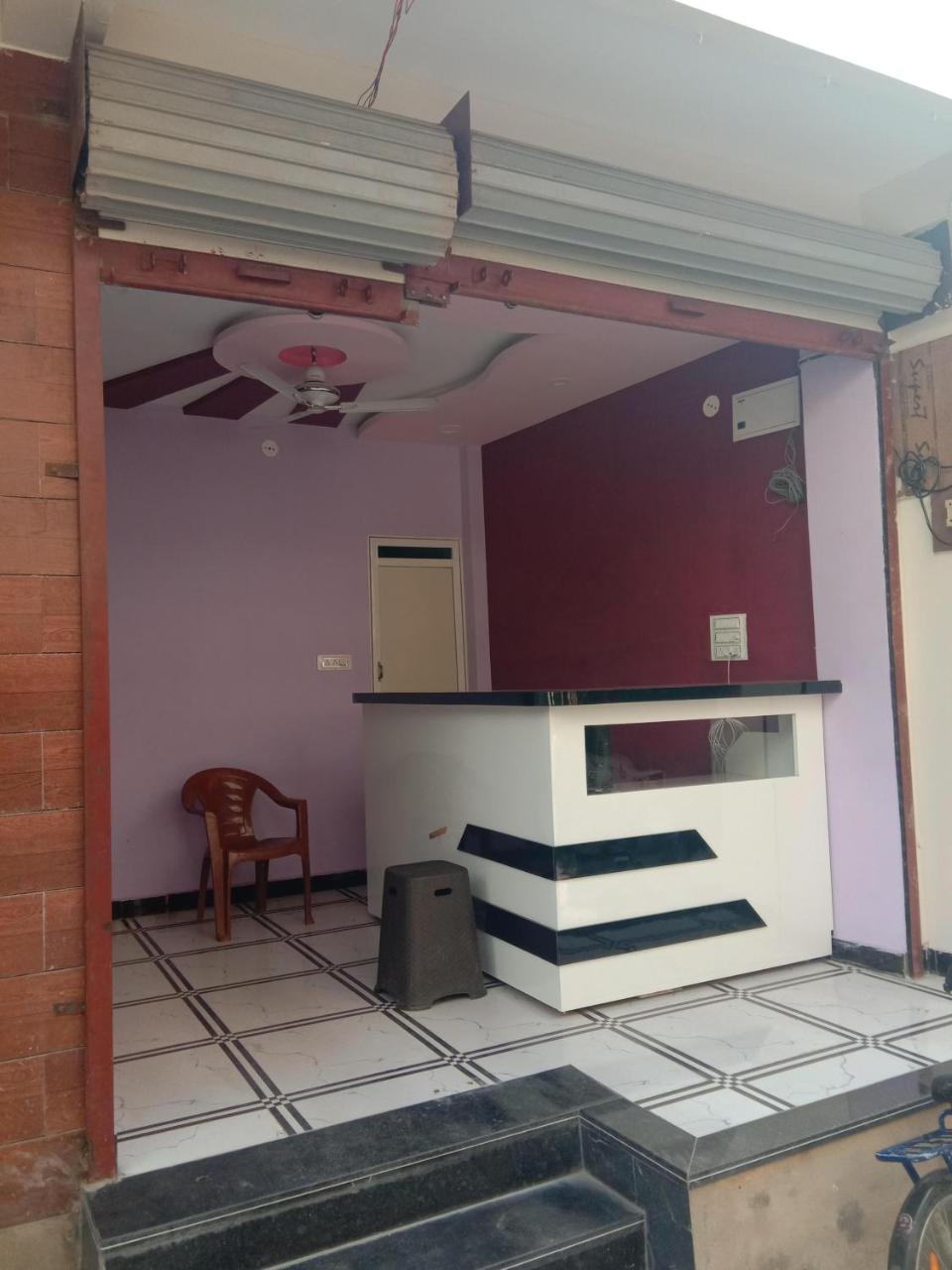 Shanti Guest House Ujjain Buitenkant foto